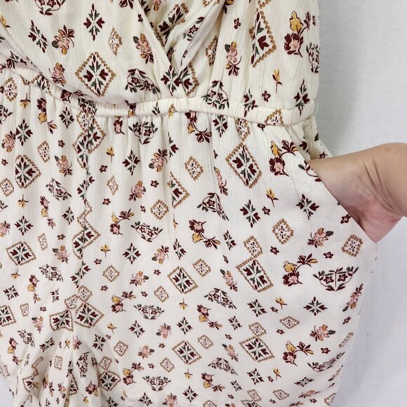 Torrid Womens Gauze Surplice Romper Size 1X Flutter Sleeve Fall Foliage Print - Picture 11 of 16